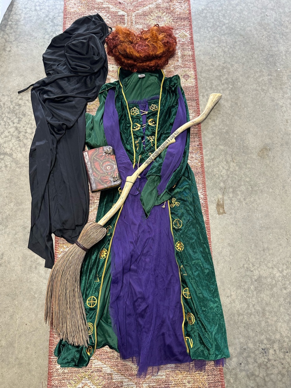 Disney Hocus Pocus Winifred Sanderson Sister costume youth XL